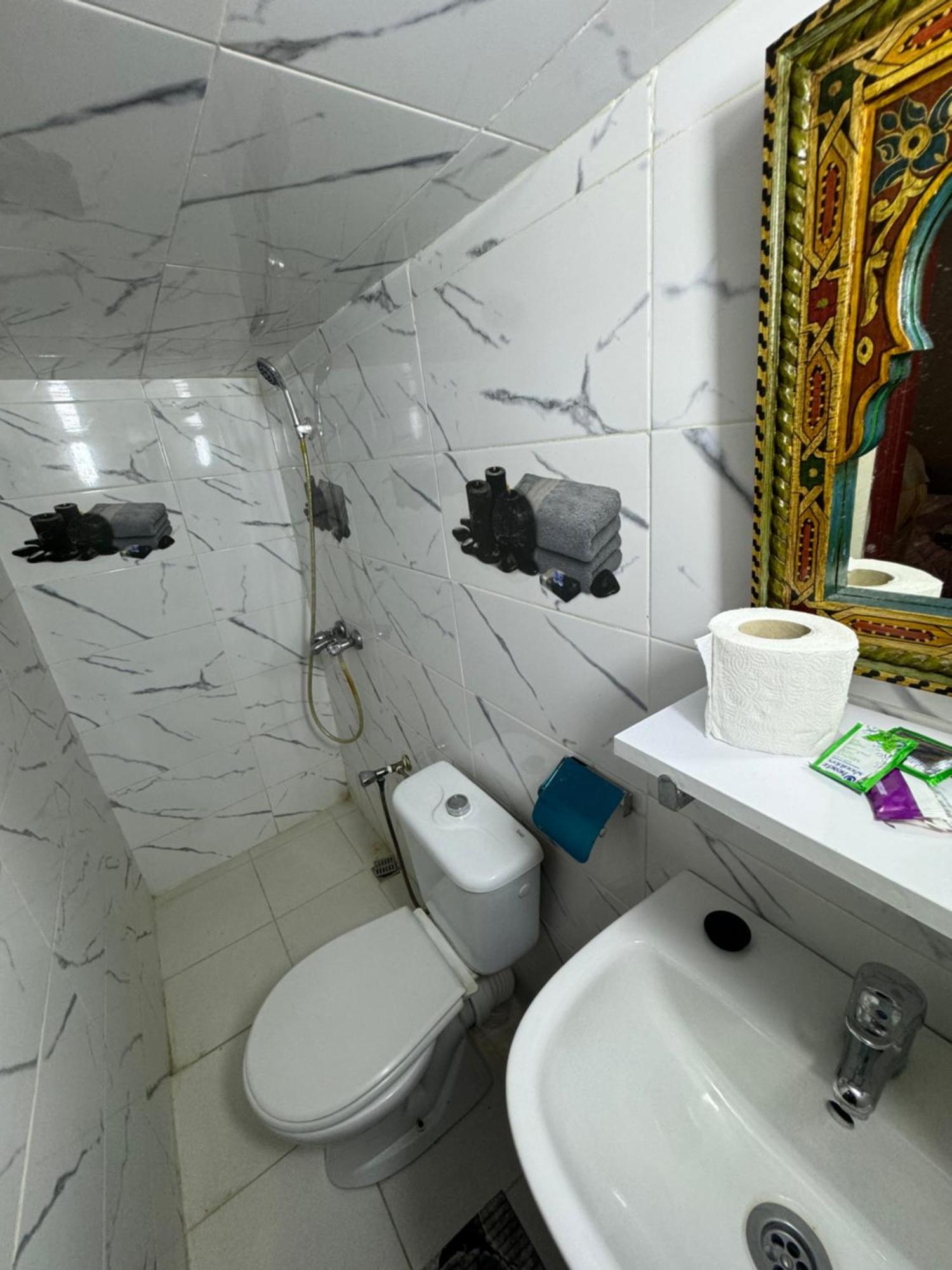 Hotel Dar Enouiina Fez Esterno foto