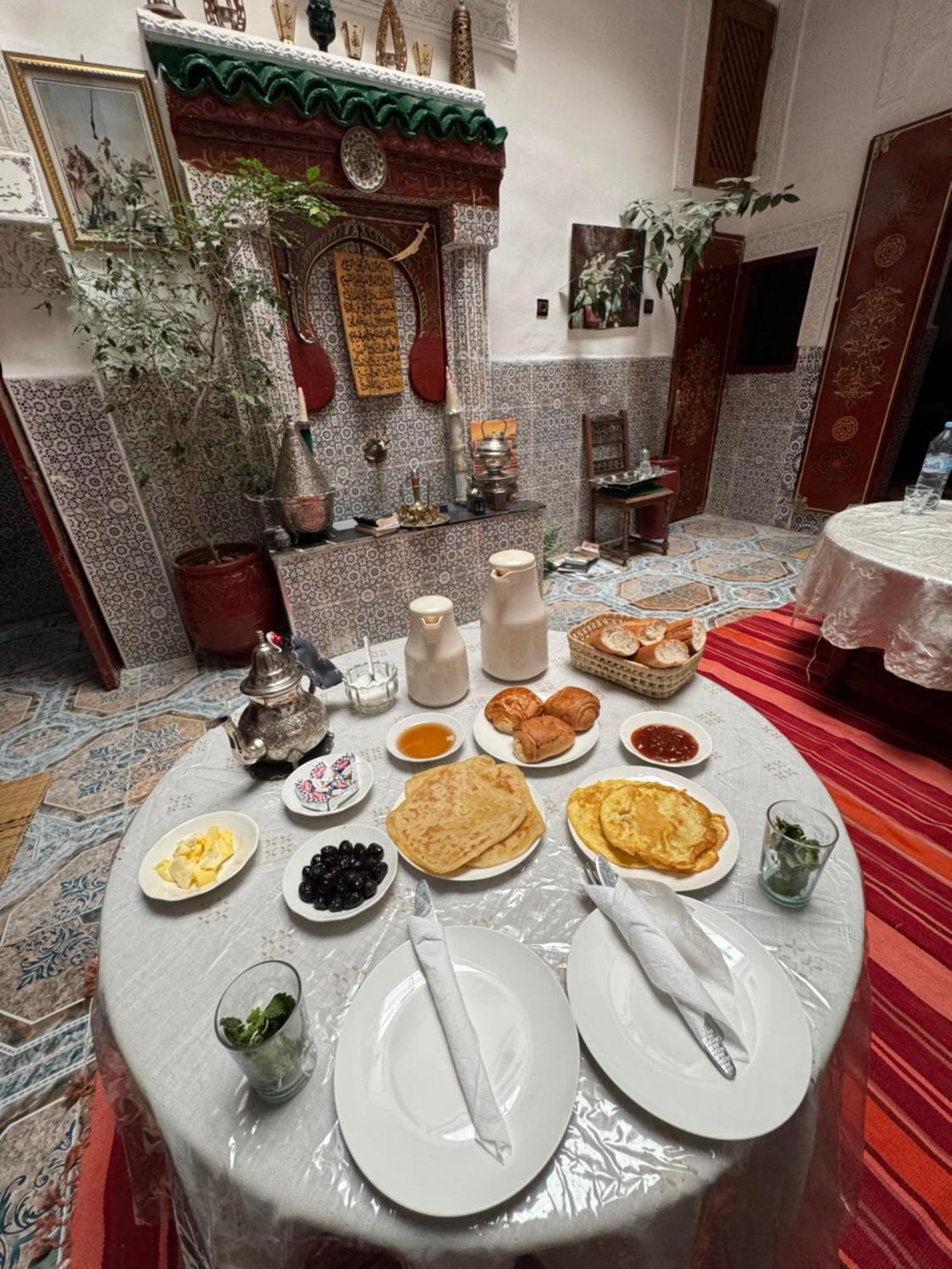 Hotel Dar Enouiina Fez Esterno foto